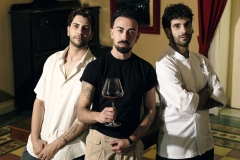 I-tre-soci_-Michele-Smantello-Luigi-Sutera-e-Giorgio-Carlisi_Credits_LaCookAgency_Menage_CellarRestaurantLounge__WMR7055