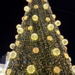 La magia del Natale è già arrivata al Sicilia Outlet Village: luci e addobbi di Natale rendono l’outlet magico e suggestivo