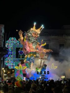 Archiviato il secondo weekend del ”Carnevale di Acireale 2025”: boom di visitatori tra carri allegorici e tanta musica lungo il circuito. Oltre 20 mila i biglietti venduti.