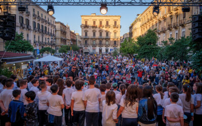 L’Umbertata 2025 porta in piazza la comunità:  insieme per crescere artigiani di pace