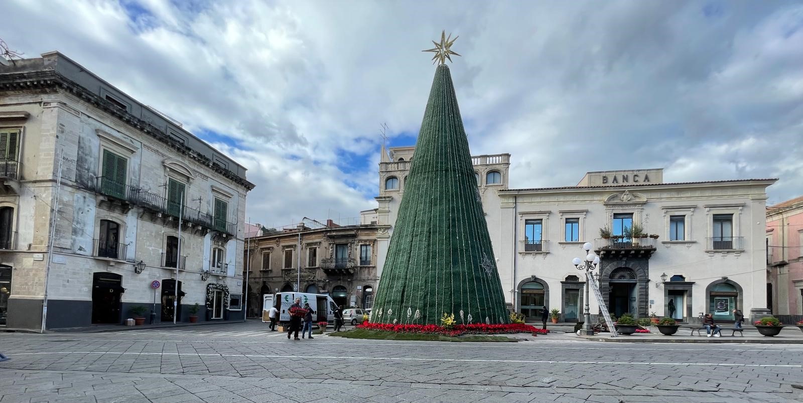 Immagine WhatsApp 2025-12-05 ore 12.17.41_35d4587e NATALE AD ACIREALE 2025