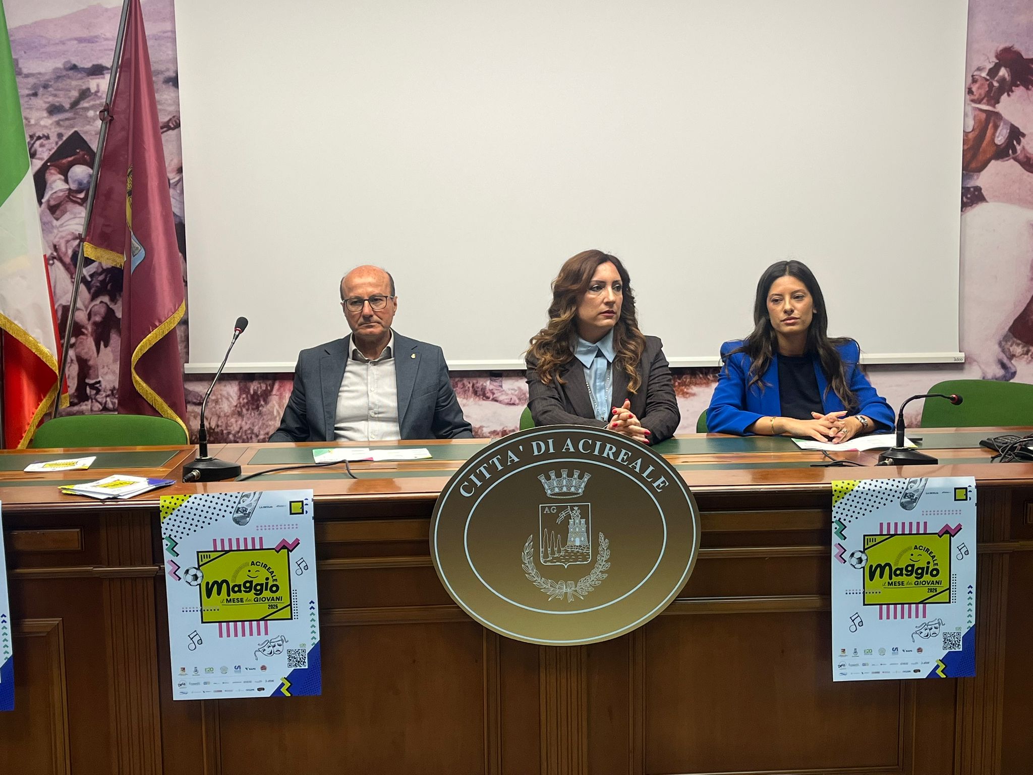 C.S. Maggio Il mese dei giovani Presentazione di Maggio il Mese dei Giovani 2026 al Palazzo di Città di Acireale con gli assessori