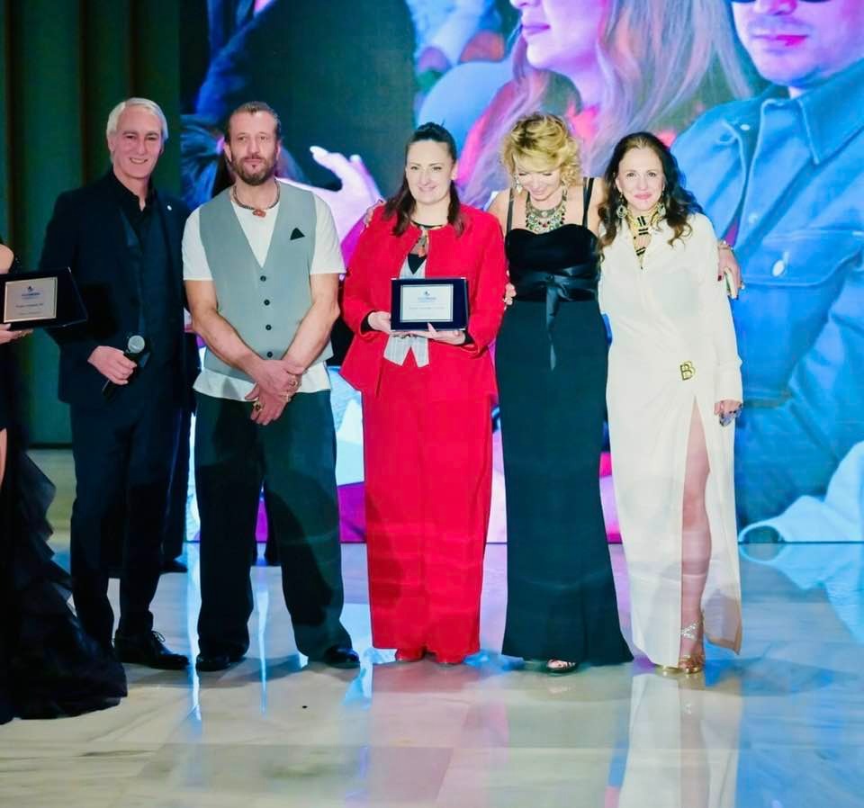 cinzia-dori-premio-assomoda-2026-milano-fashion-week.jpg Cinzia Dori riceve il Premio ASSOMODA 2026 alla Milano Fashion Week con il brand DO-CROUPIER