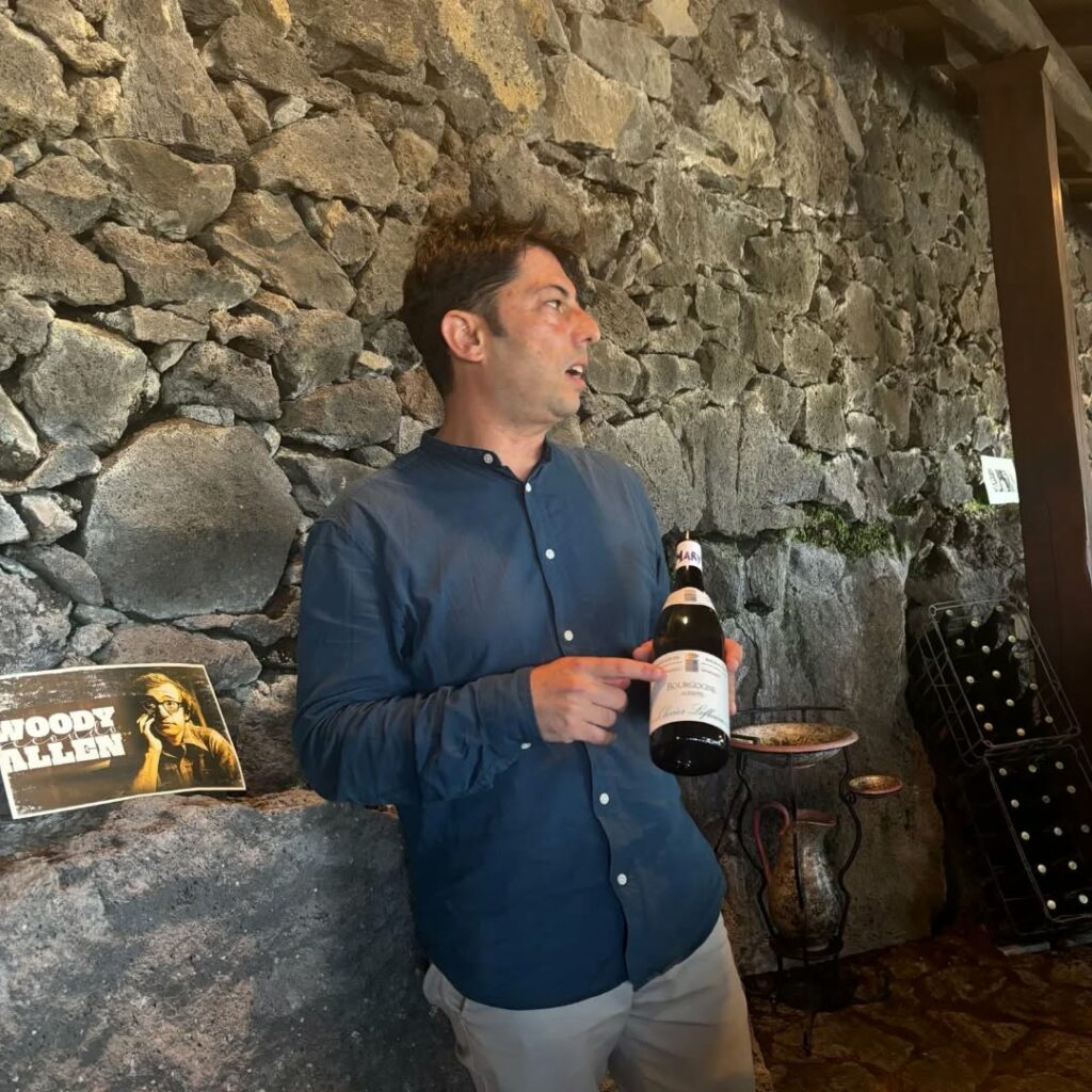 Il sommelier Santi Natola conduce la degustazione cinema e vino a Cantine Aperte 2026