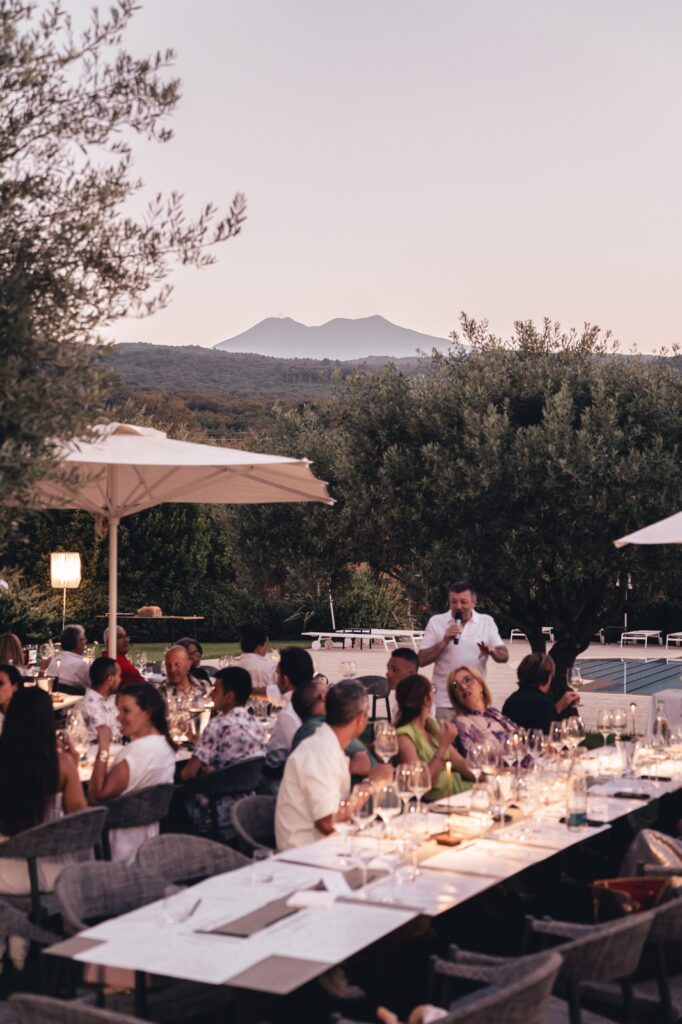 Atmosfera della serata Wine and Grill Party 2026 all'Hotel Villa Nerietna sull'Etna