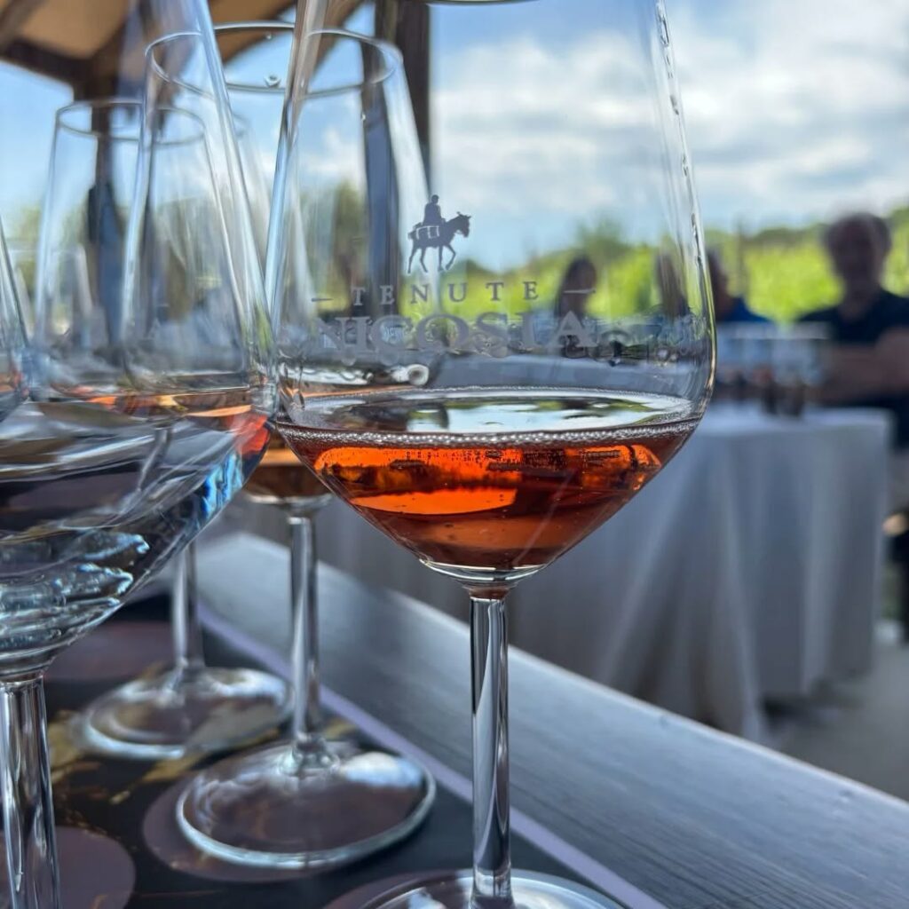 Calici di vino dell'Etna a Cantine Aperte 2026, Tenute Nicosia Trecastagni