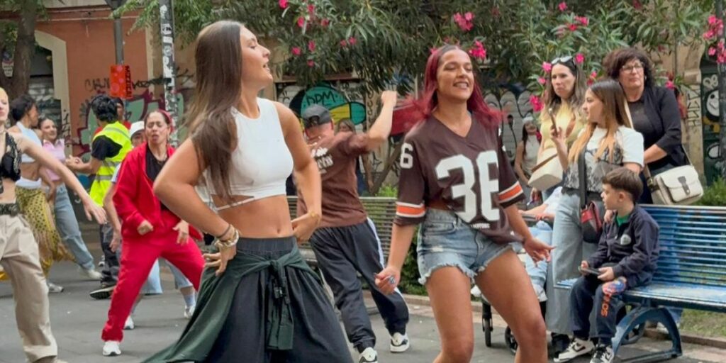 Coreografia del flash mob KEBASTARD firmata da Alice Sapienza in Piazza Sciuti Catania